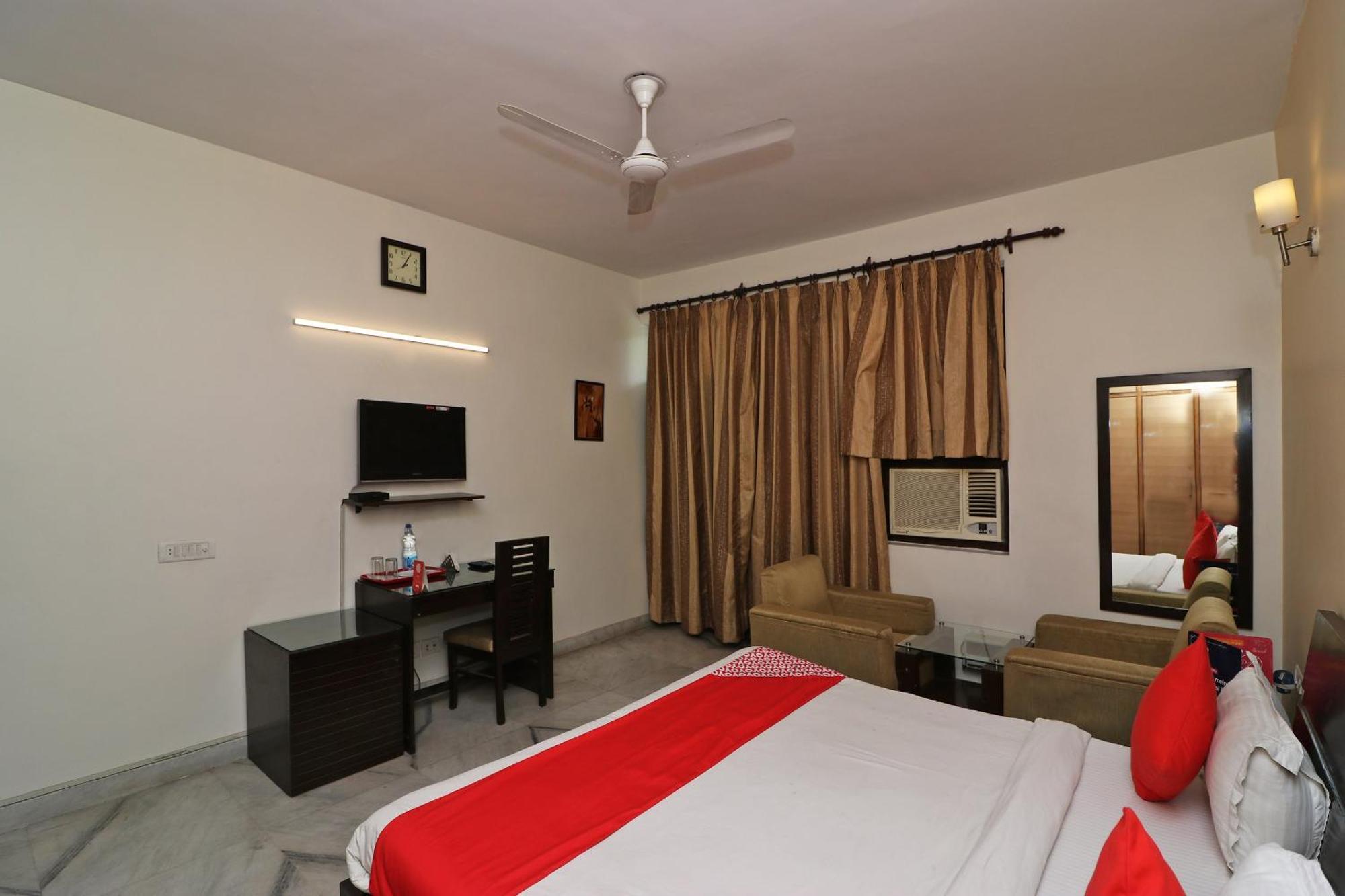 Hotel O Aravali Residency Gurgaon Bagian luar foto